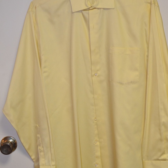 Lotof 4 Geoffrey Beene dress shirts - Picture 2 of 5